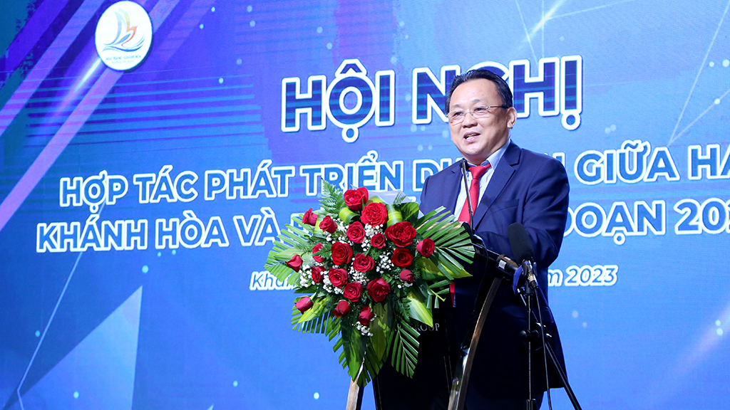 Đồng chí Lê Hữu Hoàng – Phó Chủ tịch Thường trực UBND tỉnh Khánh Hòa phát biểu khai mạc Hội nghị.